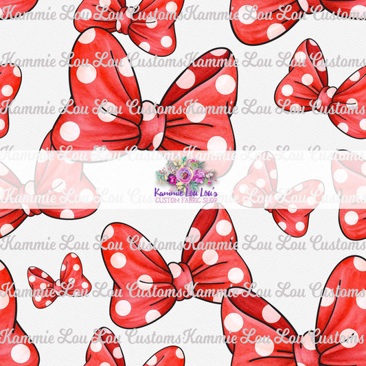 R124 Magical Escape - Classic Mouse -Bows on White